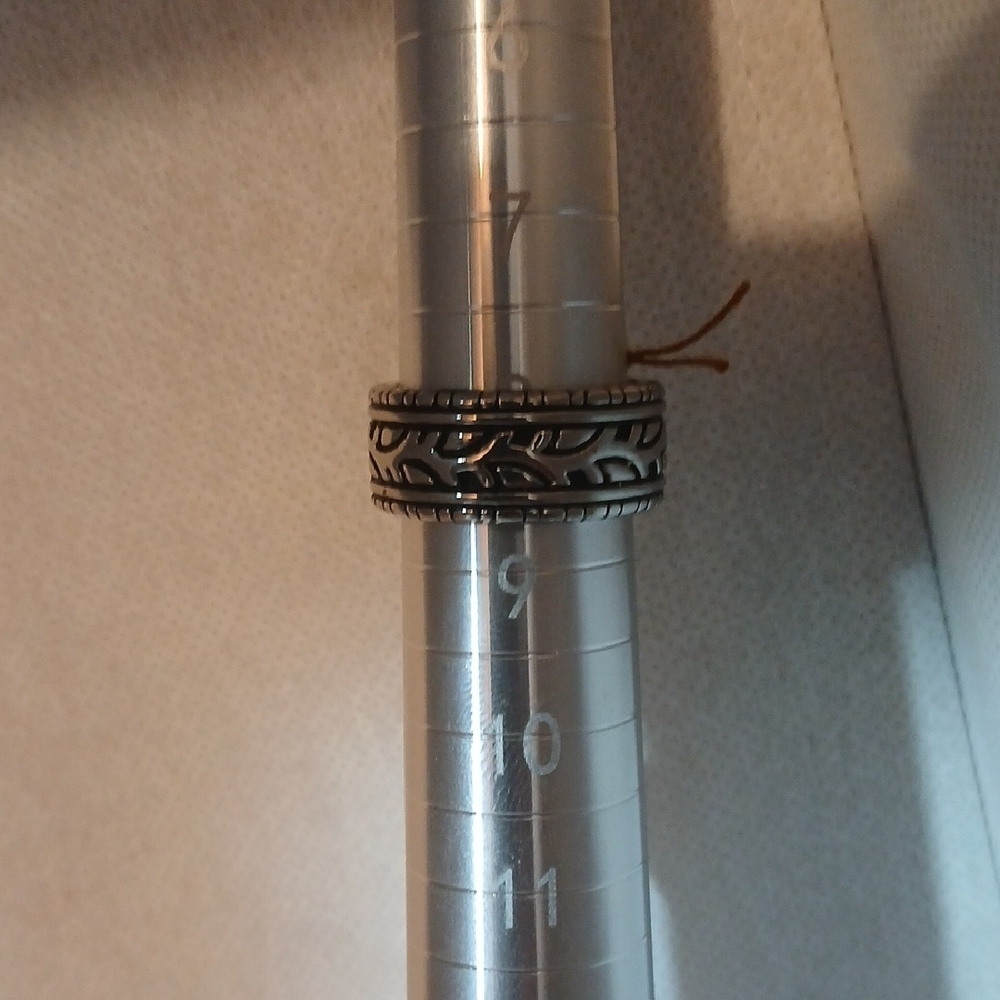 Silver Tone Ring With Design - Picture 4 of 4